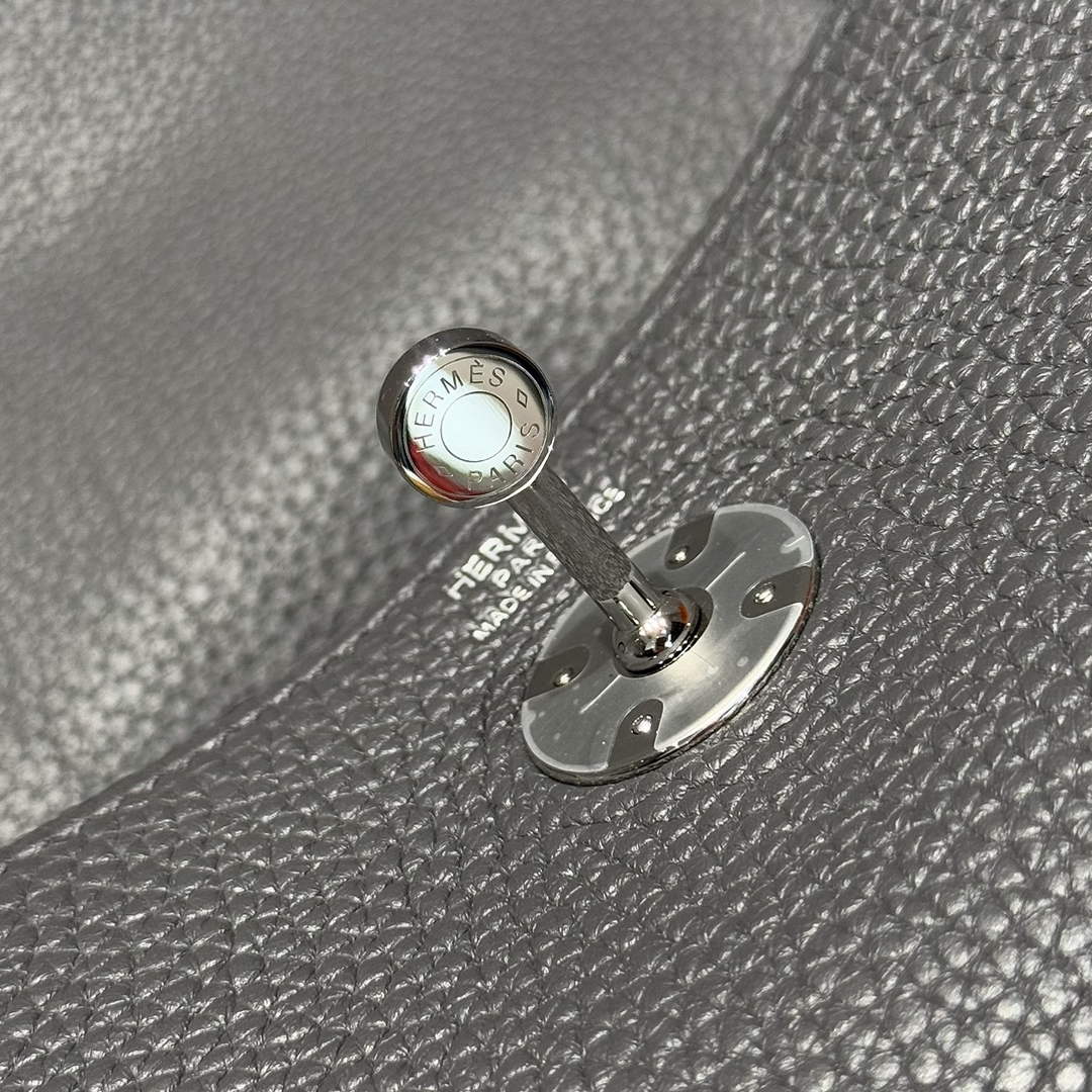 Lindy Hermès 26 Bag Togo Leather H265111
