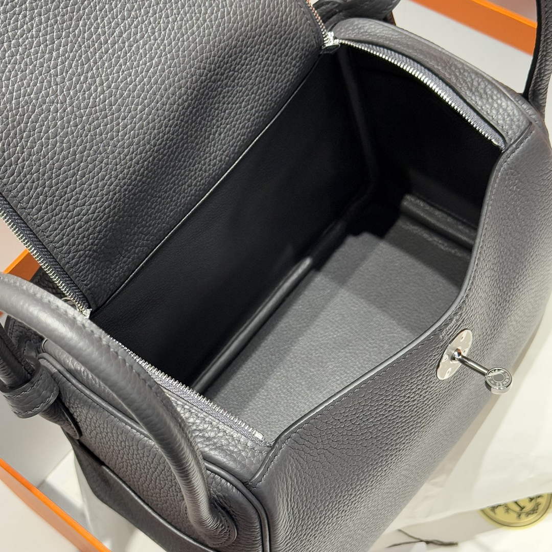 Lindy Hermès 26 Bag Togo Leather H265111