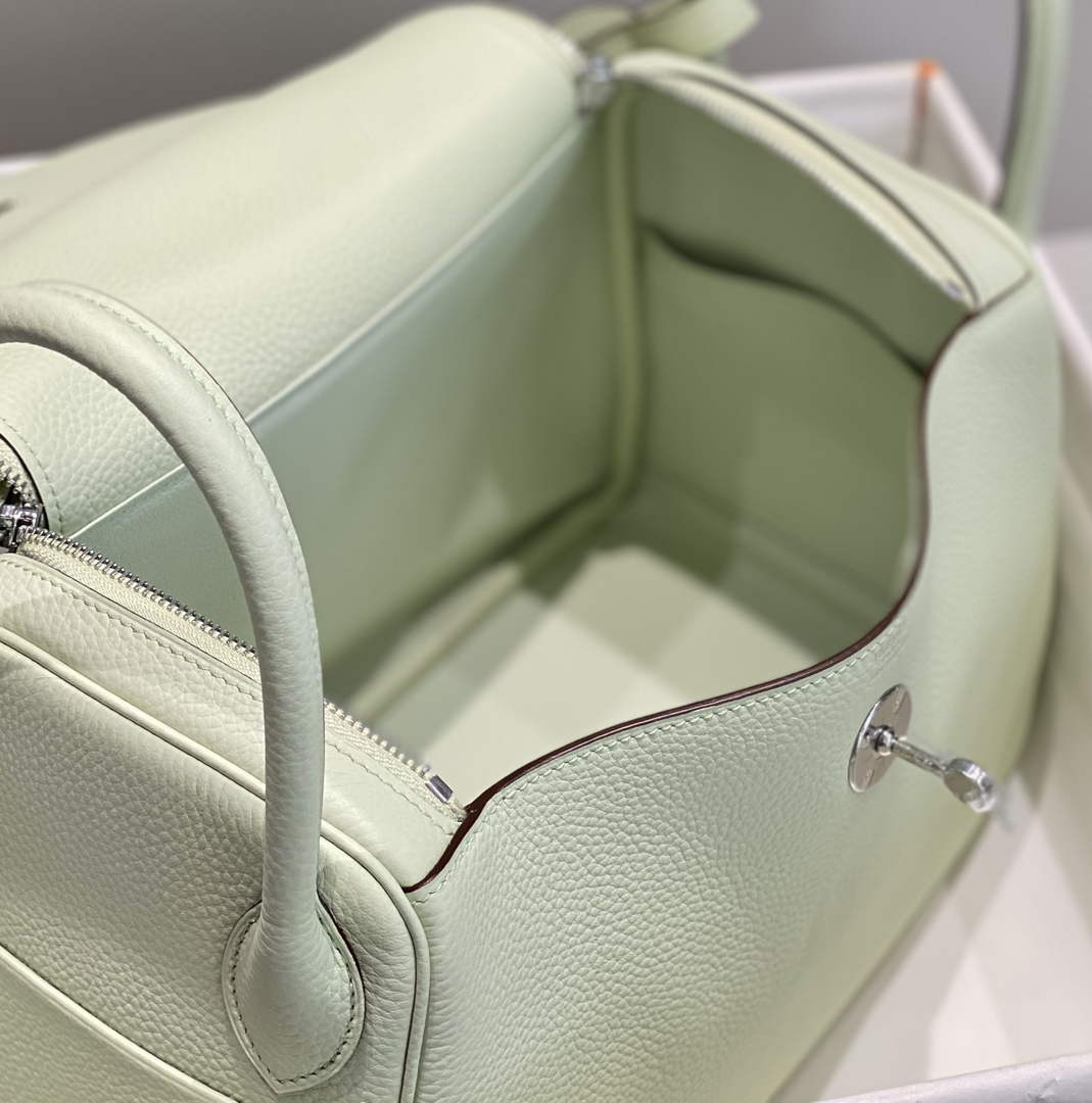 Lindy Hermès 26 Bag Togo Leather H265103