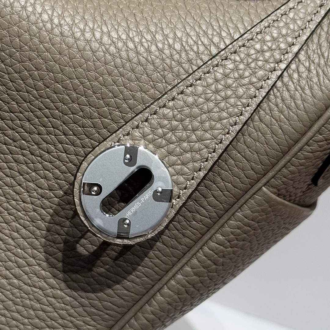 Lindy Hermès 26 Bag Togo Leather H265110