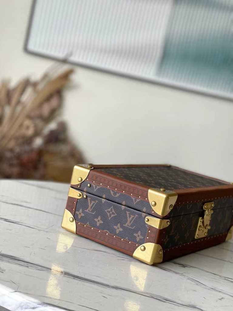 Louis Vuitton 8 watch case Monogram Canvas M20039 - Default Title - View 4