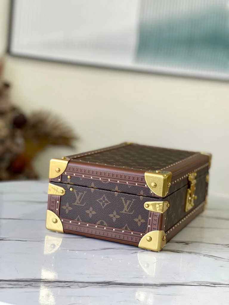 Louis Vuitton 8 watch case Monogram Canvas M47641 - Default Title - View 4