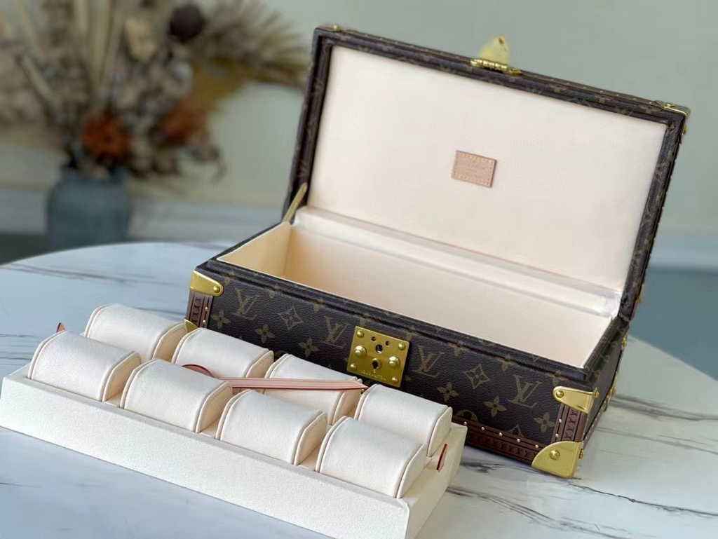 Louis Vuitton 8 watch case Monogram Canvas M47641 - Default Title - View 2