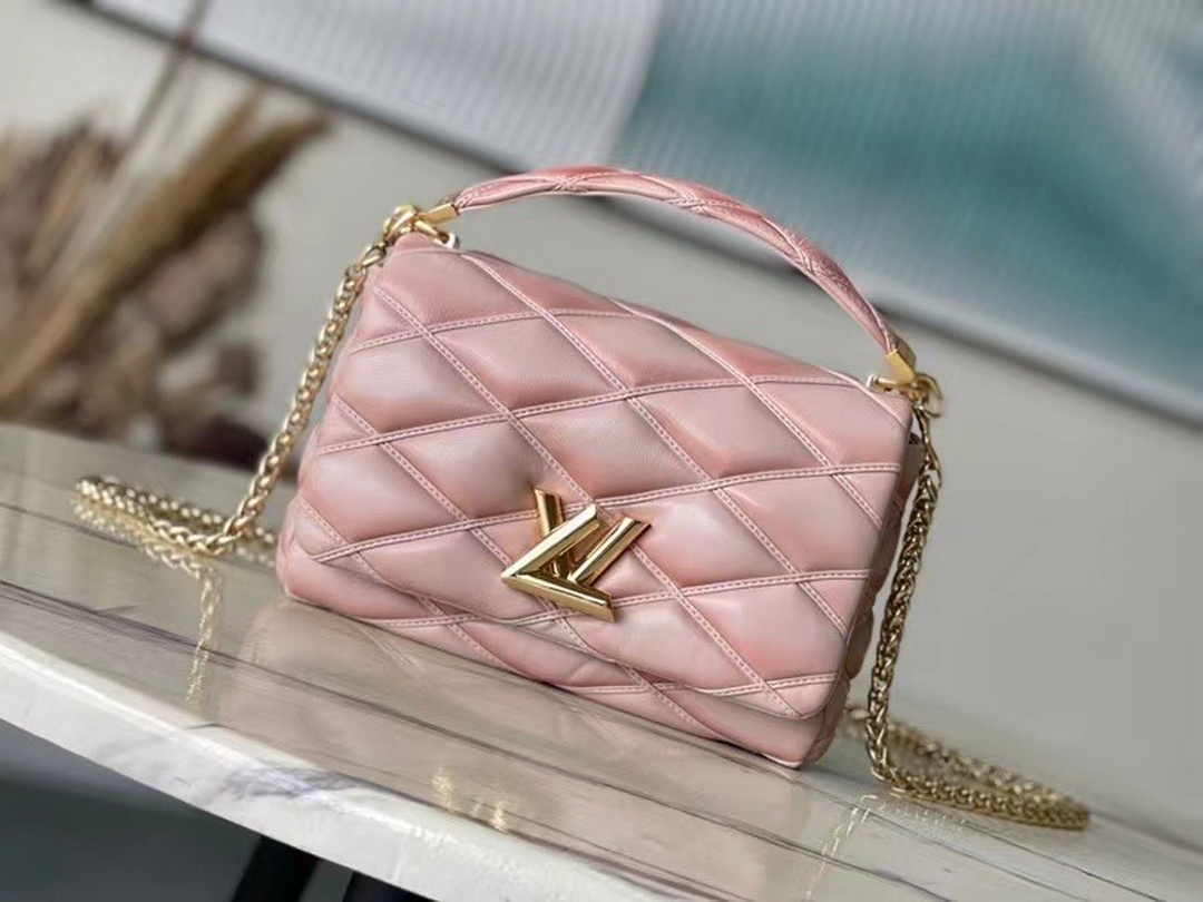 Louis Vuitton M23568 GO-14 MM Malletage Shoulder Bag Apricot Lambskin