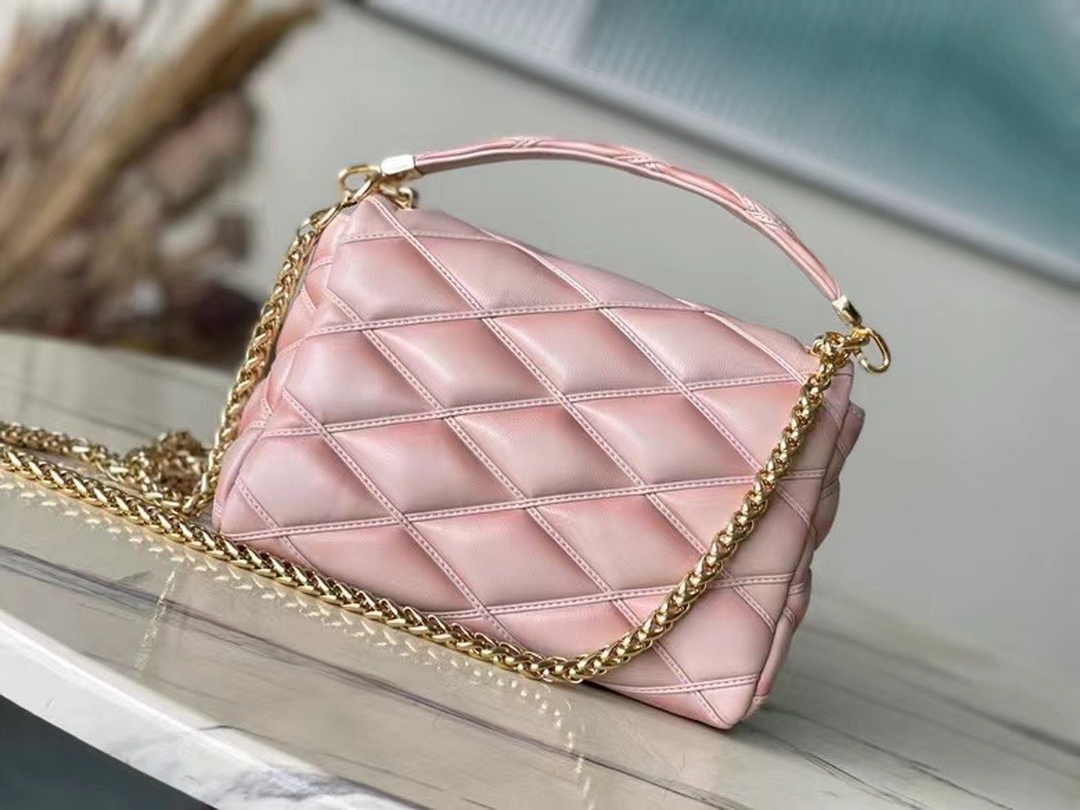 Louis Vuitton M23568 GO-14 MM Malletage Shoulder Bag Apricot Lambskin