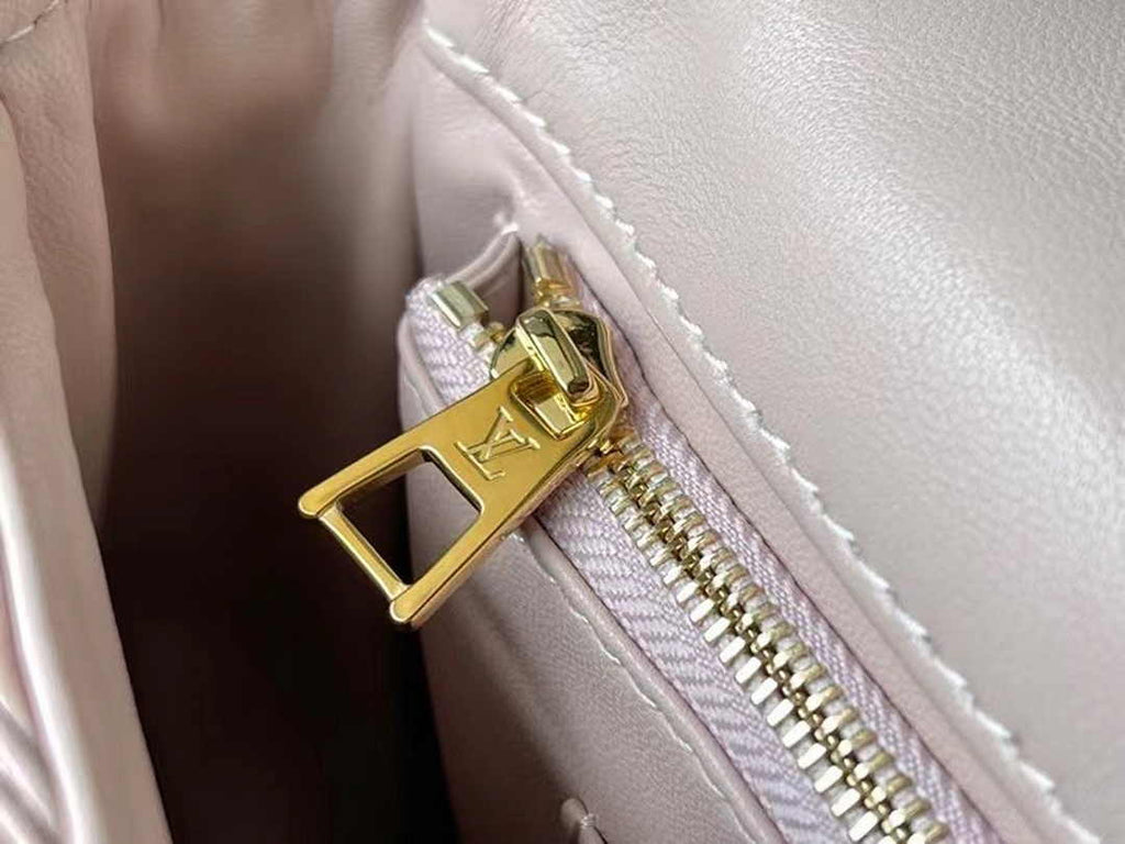Louis Vuitton M23568 GO-14 MM Malletage Shoulder Bag Apricot Lambskin