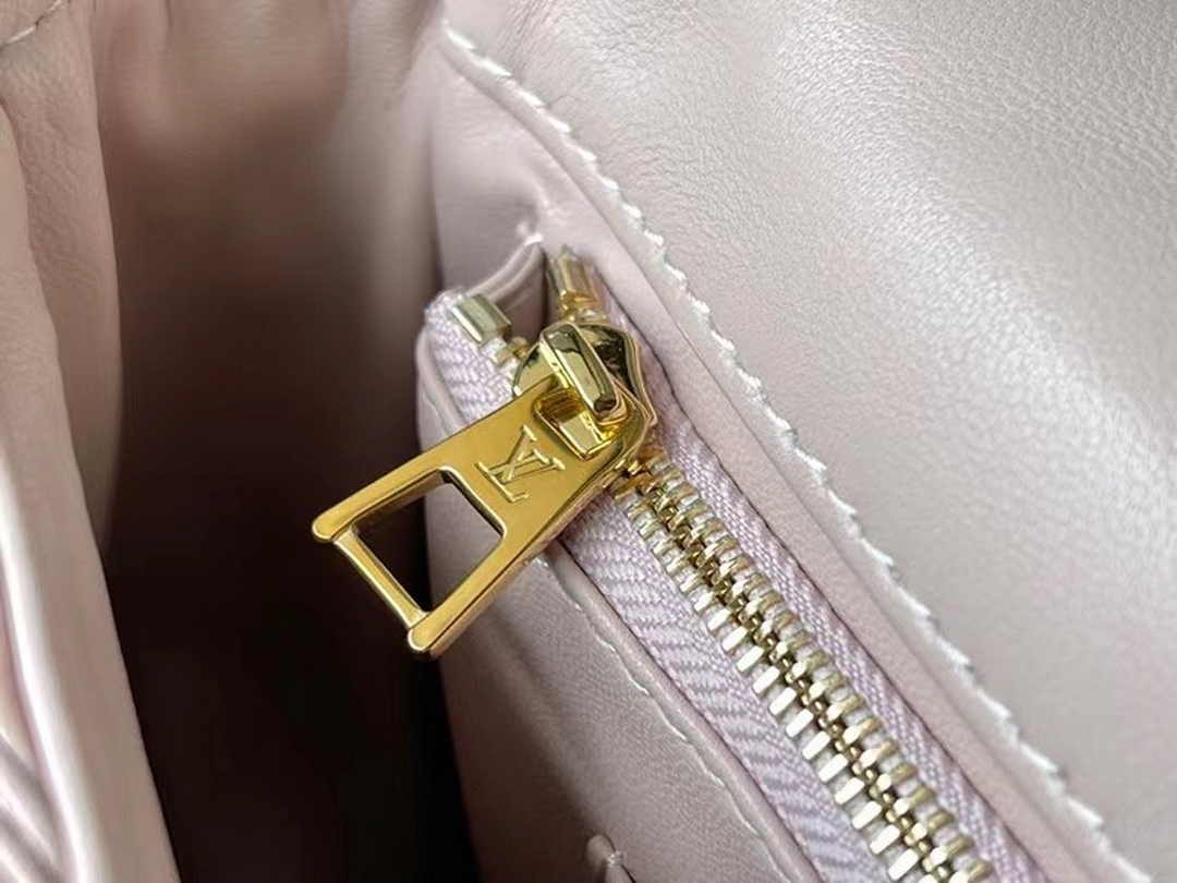 Louis Vuitton M23568 GO-14 MM Malletage Shoulder Bag Apricot Lambskin