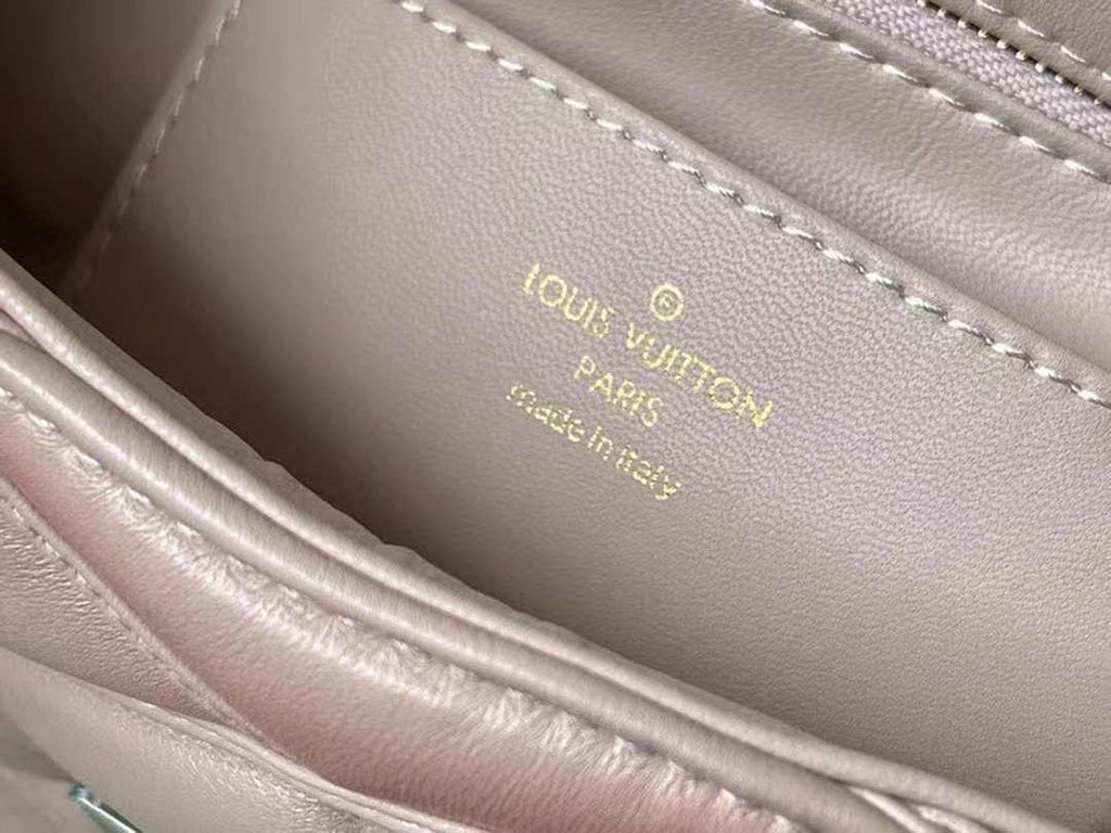 Louis Vuitton M23568 GO-14 MM Malletage Shoulder Bag Apricot Lambskin