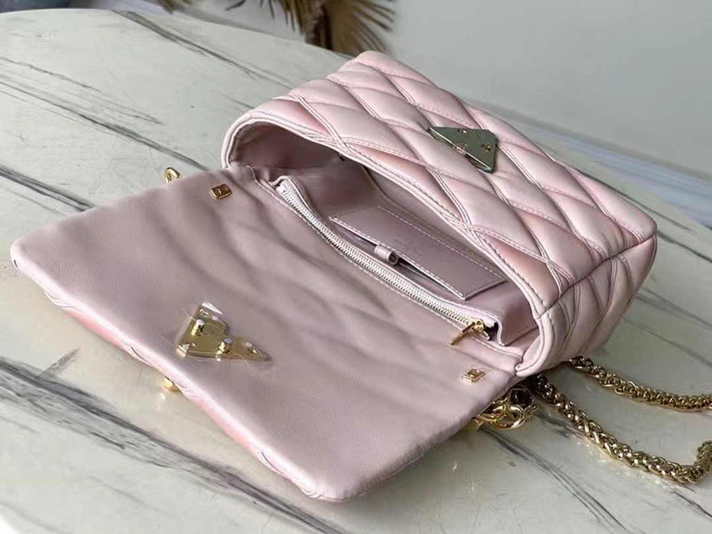 Louis Vuitton M23568 GO-14 MM Malletage Shoulder Bag Apricot Lambskin