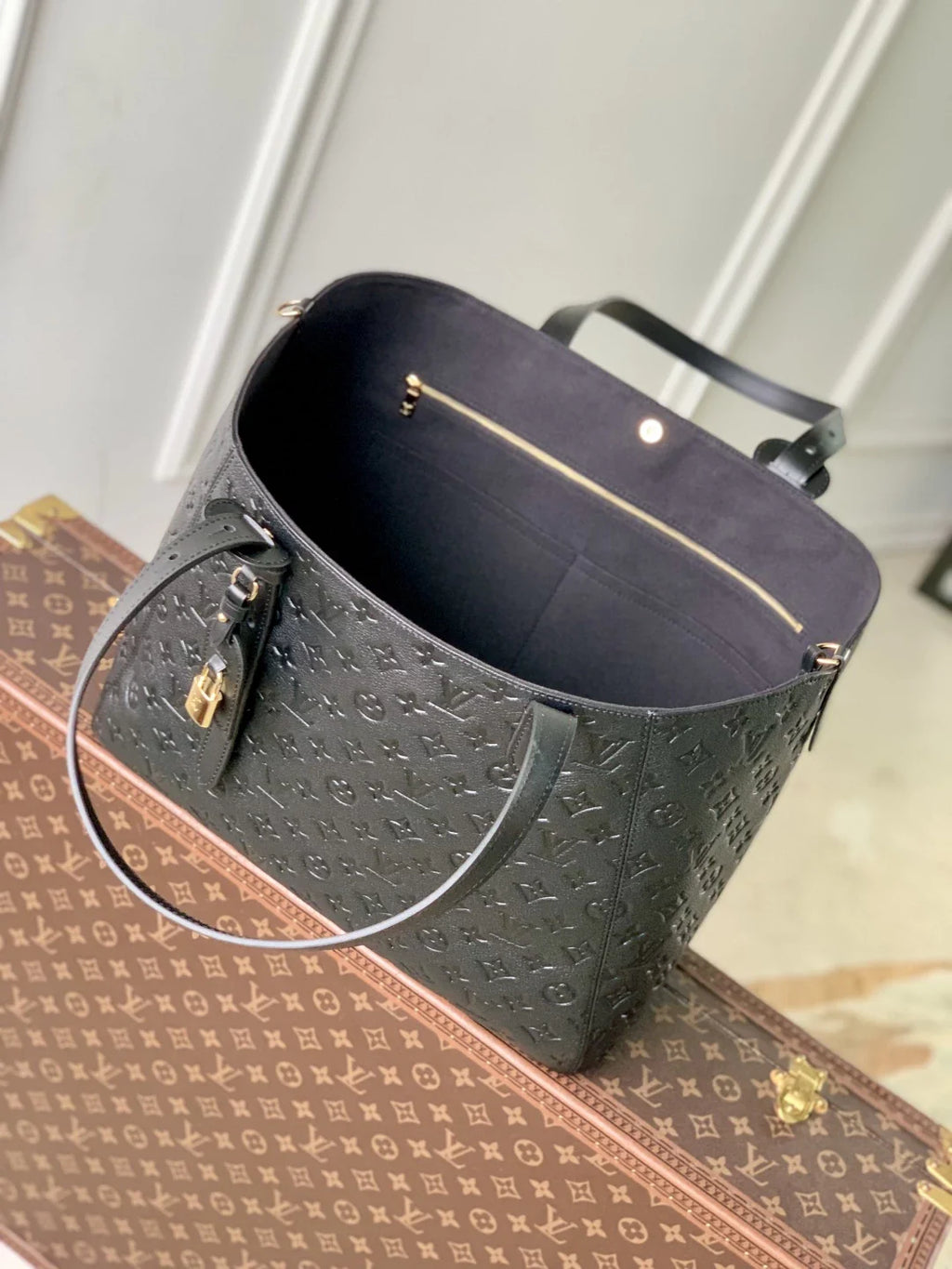 Louis Vuitton All In One MM Bag, M25860 Black Cowhide leather