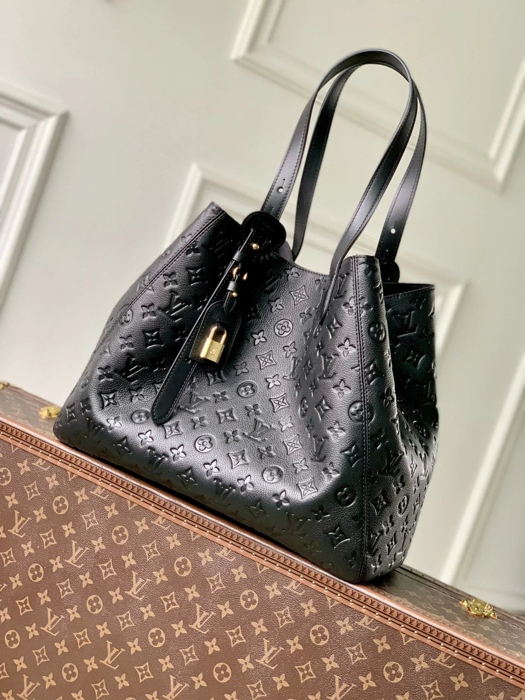 Louis Vuitton All In One MM Bag, M25860 Black Cowhide leather