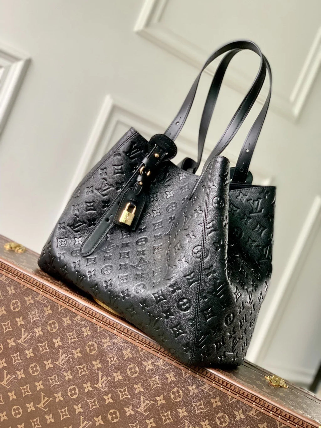 Louis Vuitton All In One MM Bag, M25860 Black Cowhide leather