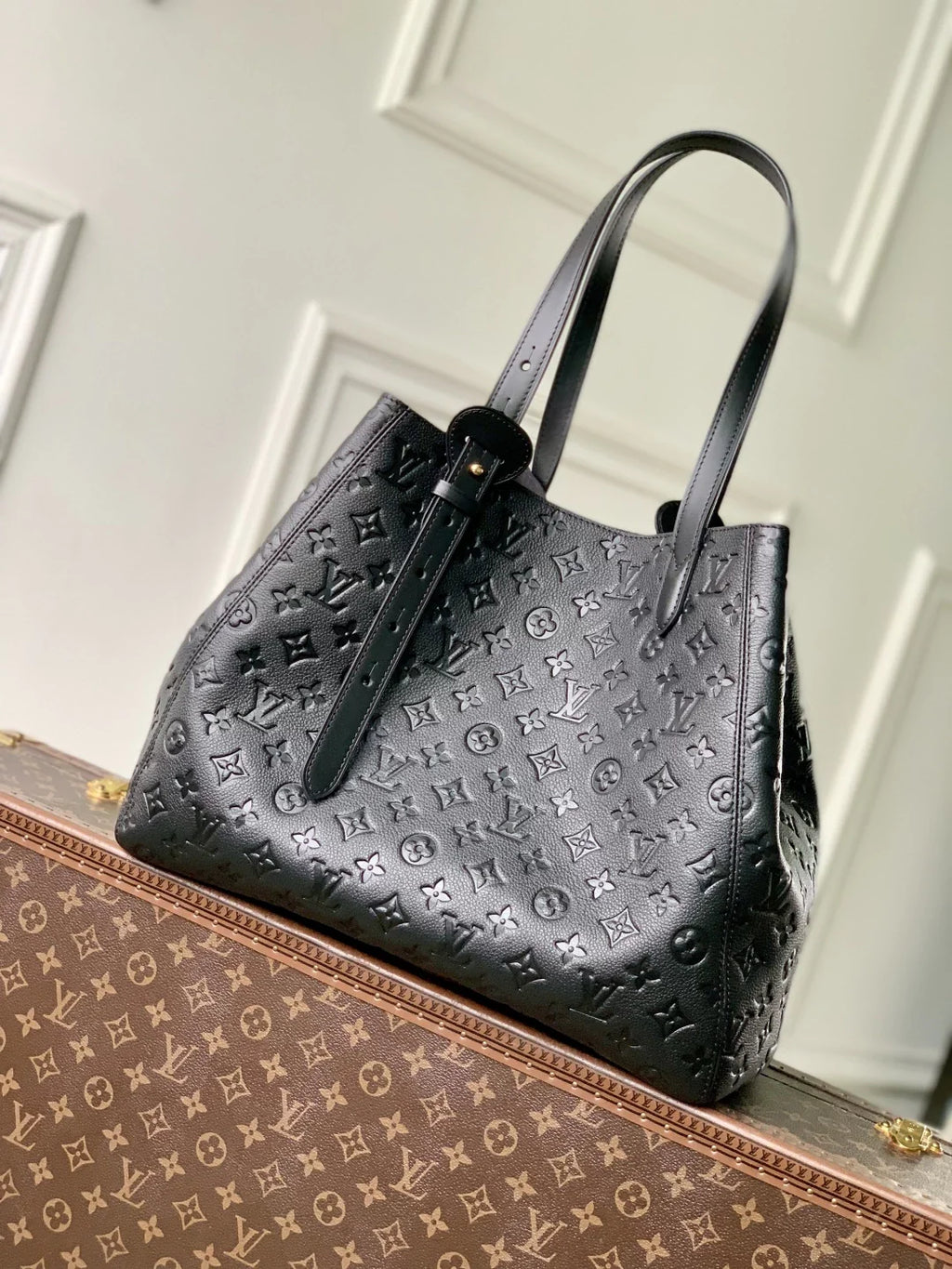 Louis Vuitton All In One MM Bag, M25860 Black Cowhide leather