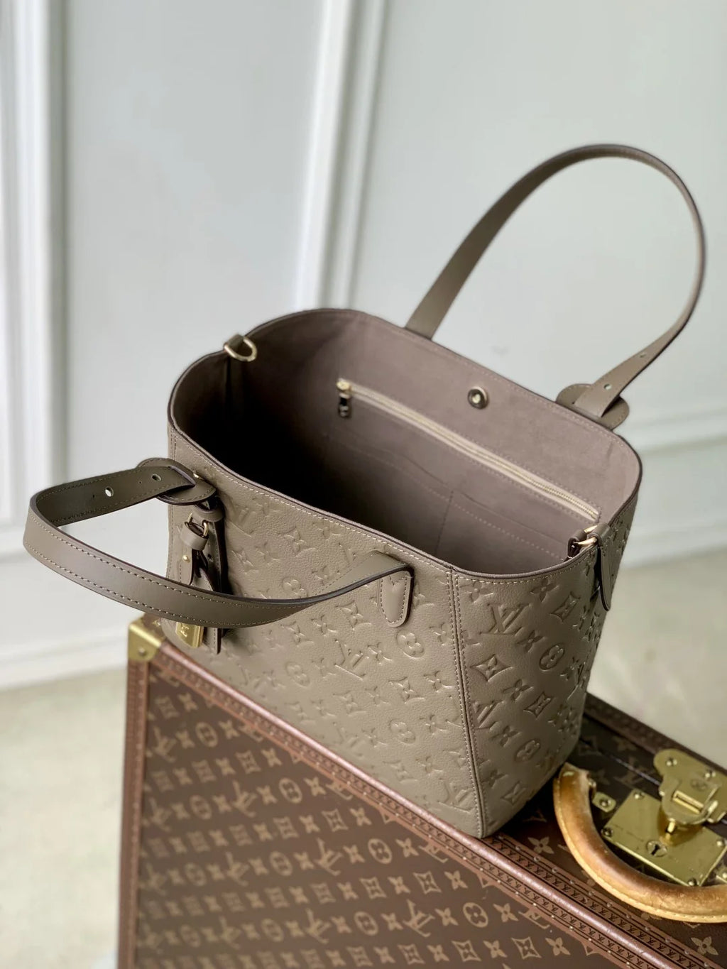 Louis Vuitton All In One PM Bag, M25890 Khaki Cowhide leather