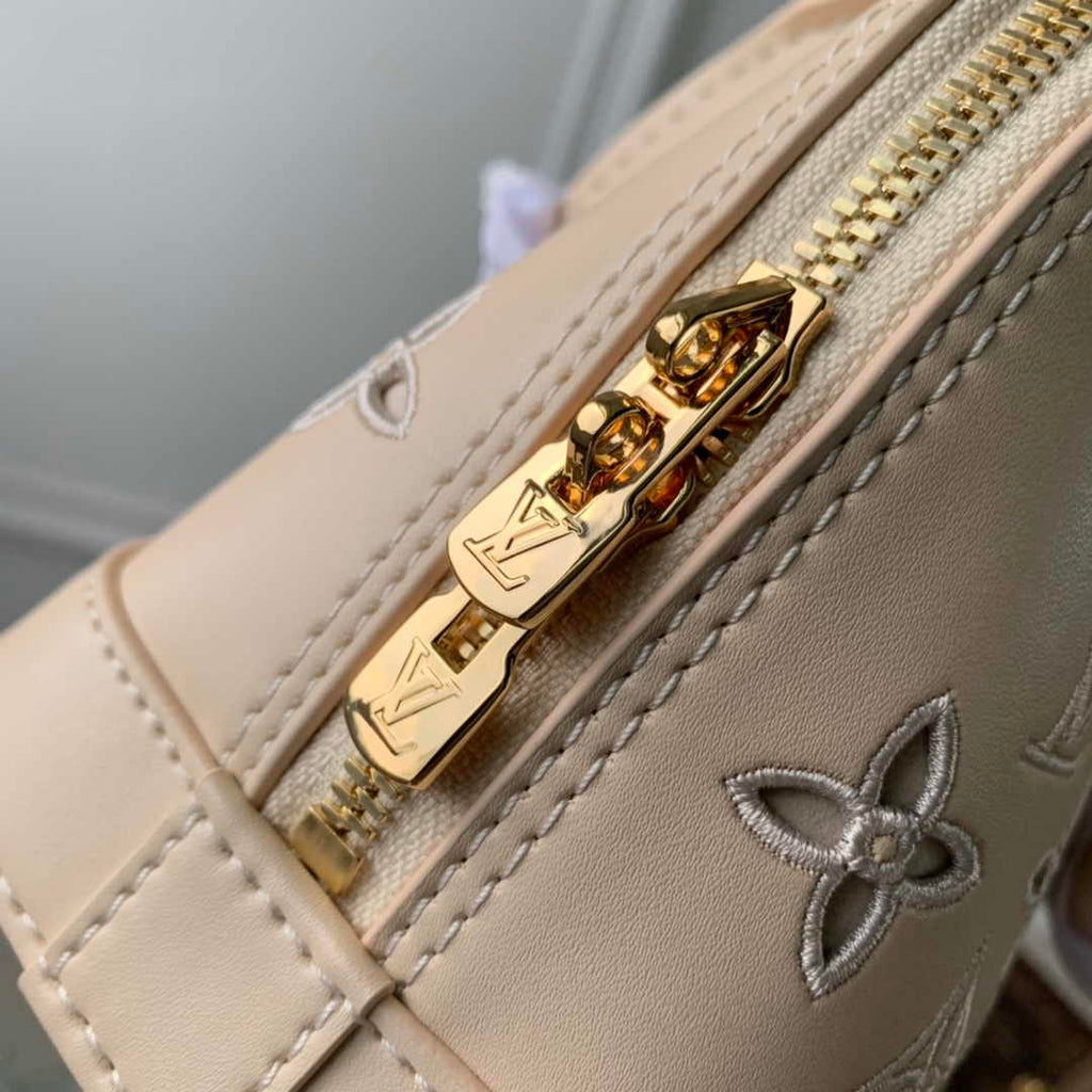 Louis Vuitton Alma BB Bag M22878 Beige Calfskin