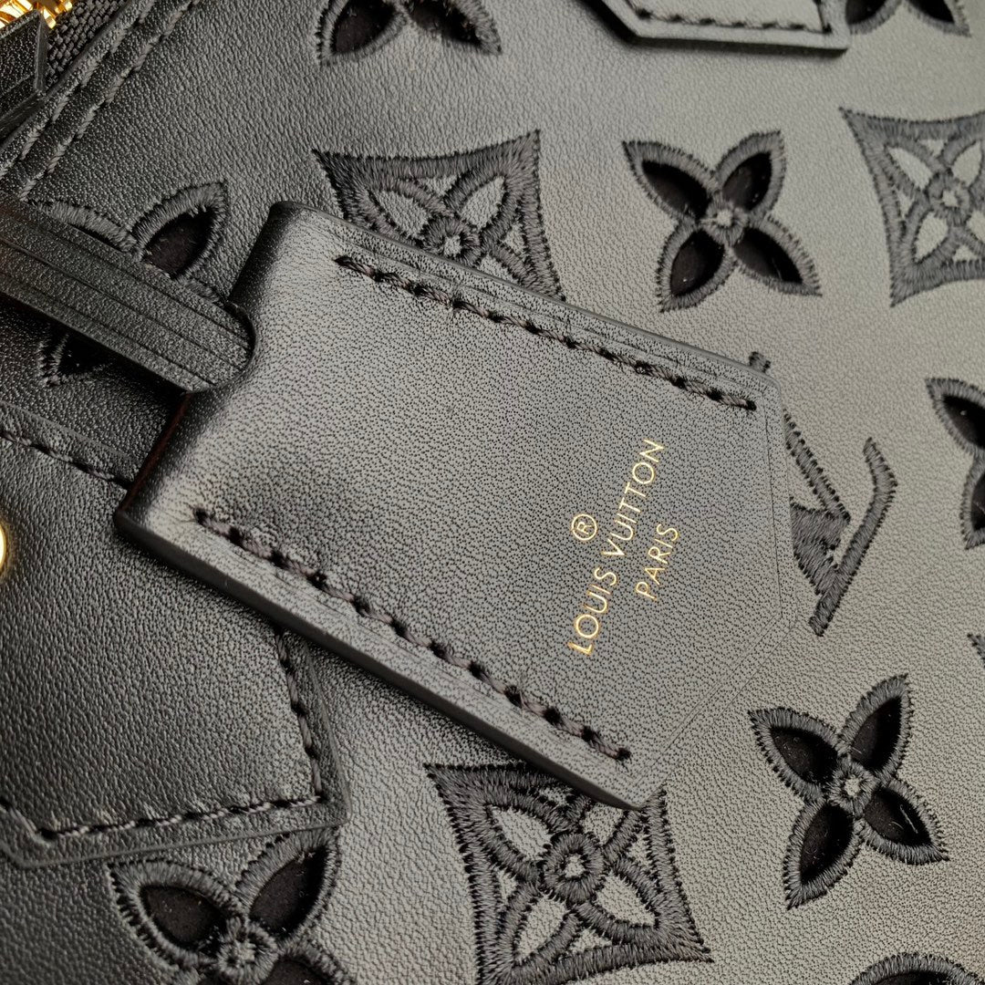 Louis Vuitton Alma BB Bag M22878 Black Calfskin