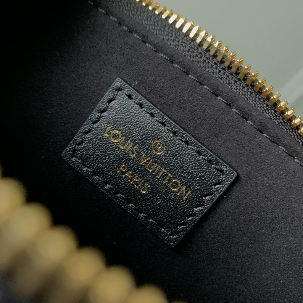 Louis Vuitton Alma BB Bag M22878 Black Calfskin