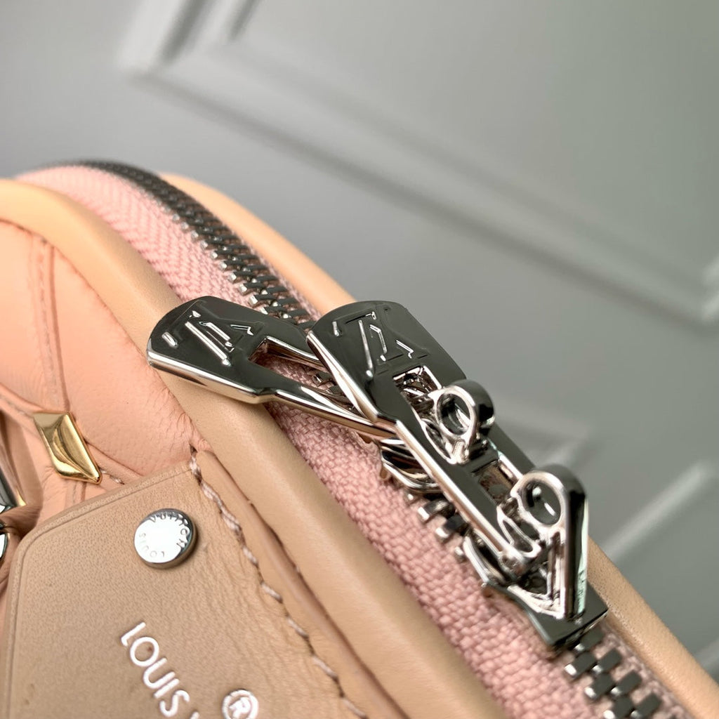 Louis Vuitton Alma BB M24153 Beige Lamb leather Gold Hardware
