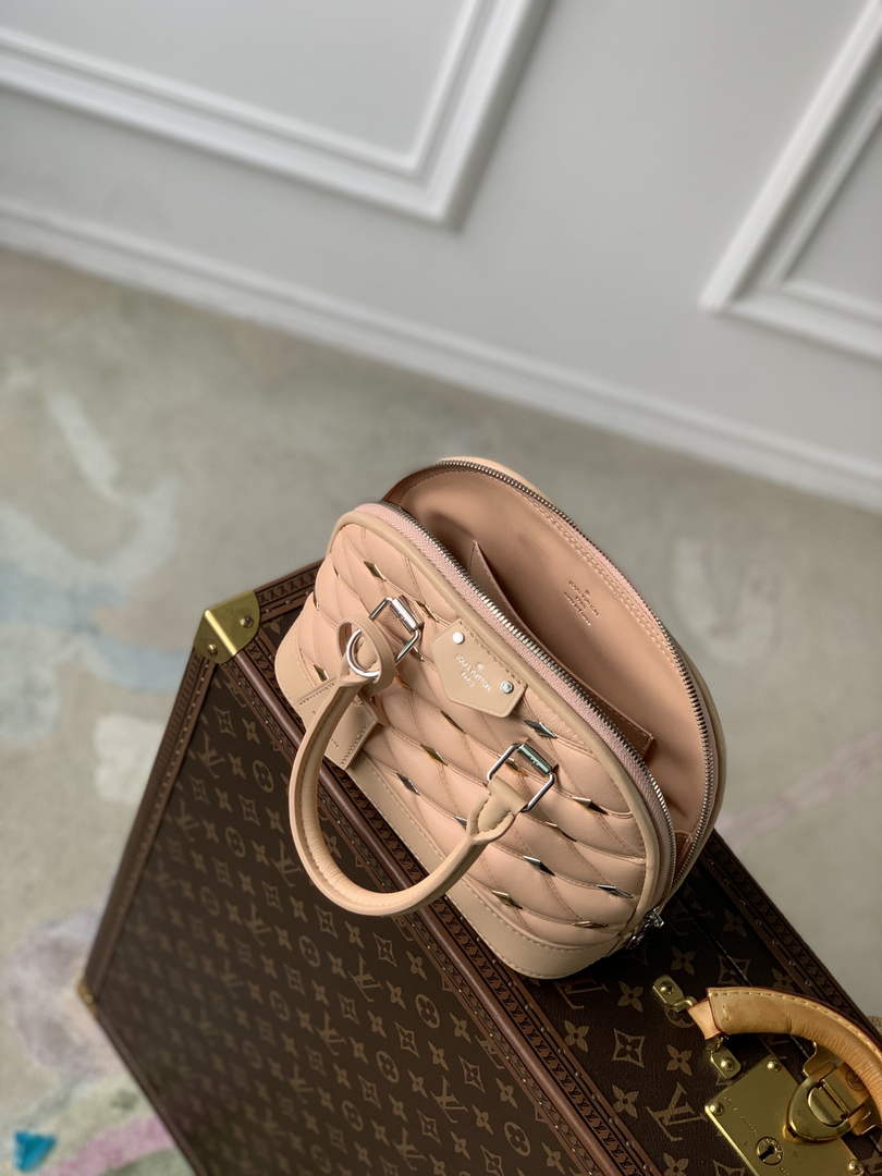 Louis Vuitton Alma BB M24153 Beige Lamb leather Gold Hardware
