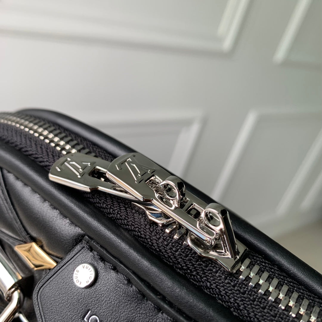 Louis Vuitton Alma BB M24153 Black Lamb leather Gold Hardware