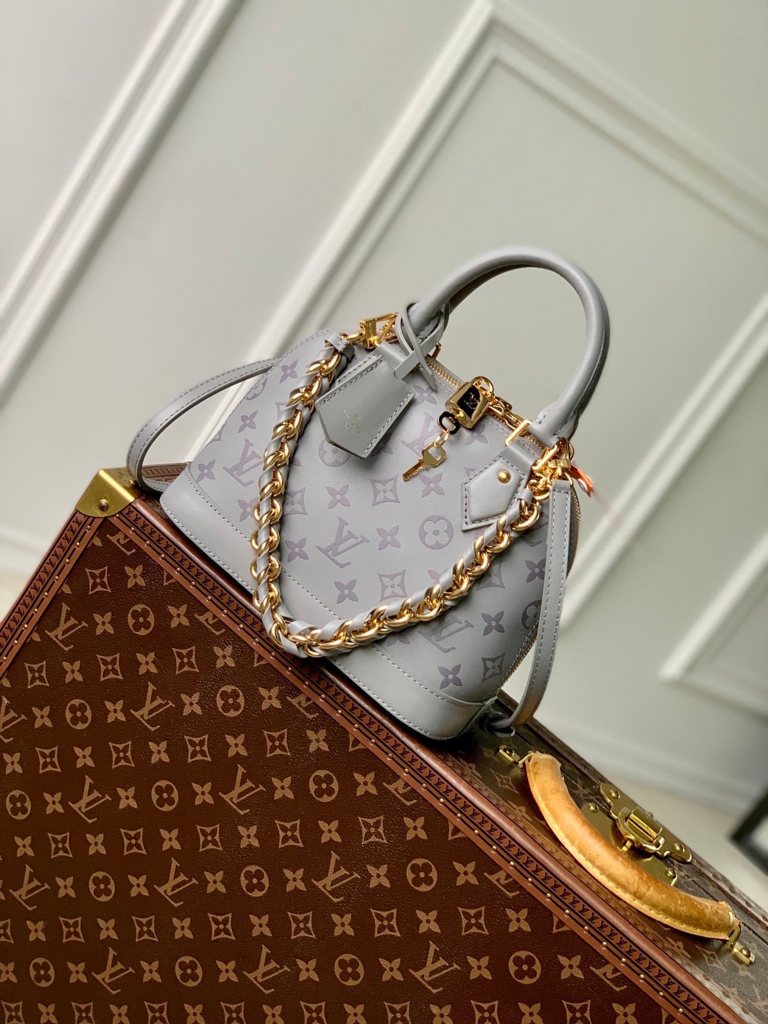 Louis Vuitton Alma BB M12561 Gray Calfskin leather Gold Hardware