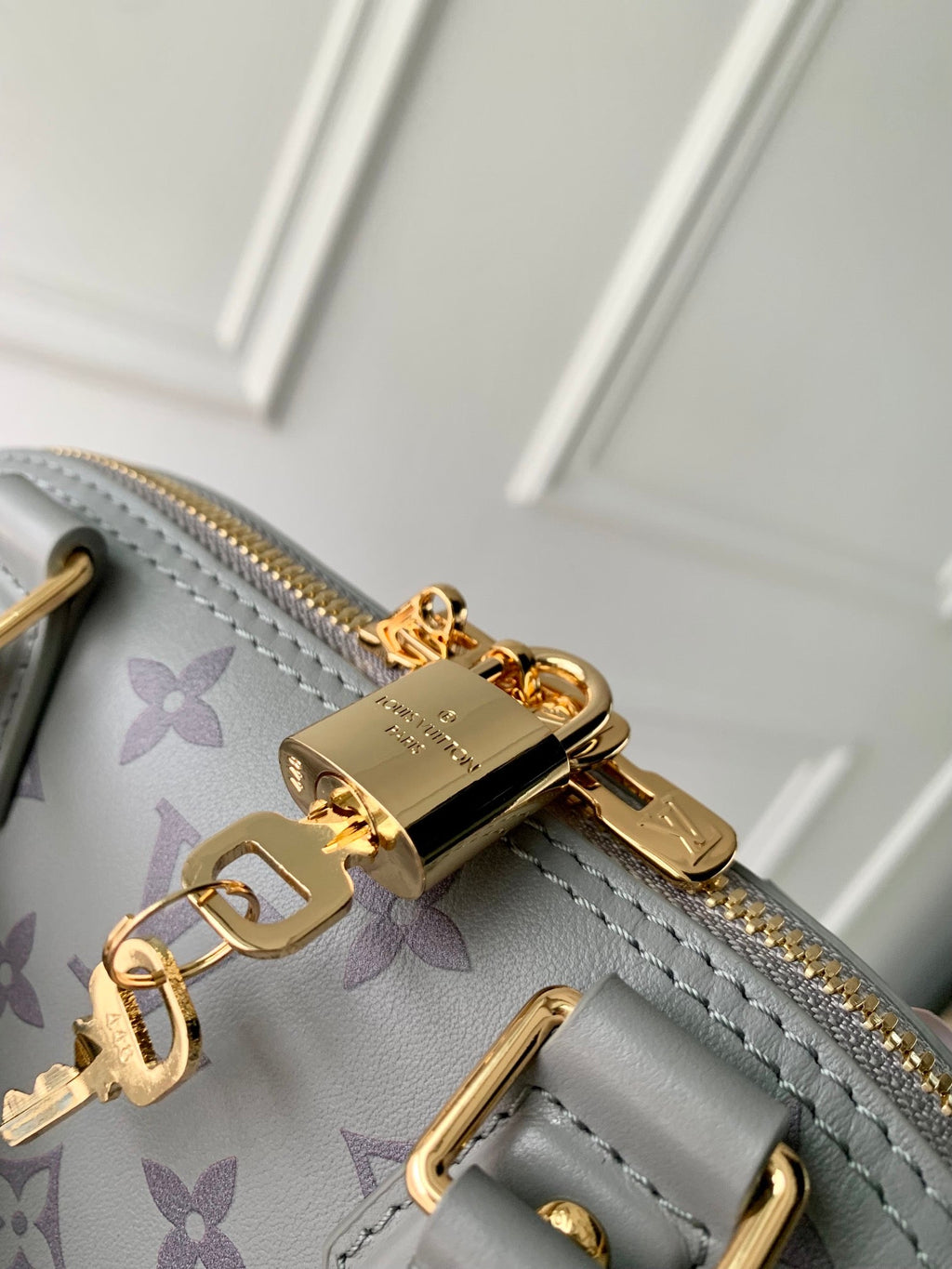 Louis Vuitton Alma BB M12561 Gray Calfskin leather Gold Hardware