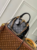 Louis Vuitton Alma BB M12561 Black Calfskin leather Gold Hardware