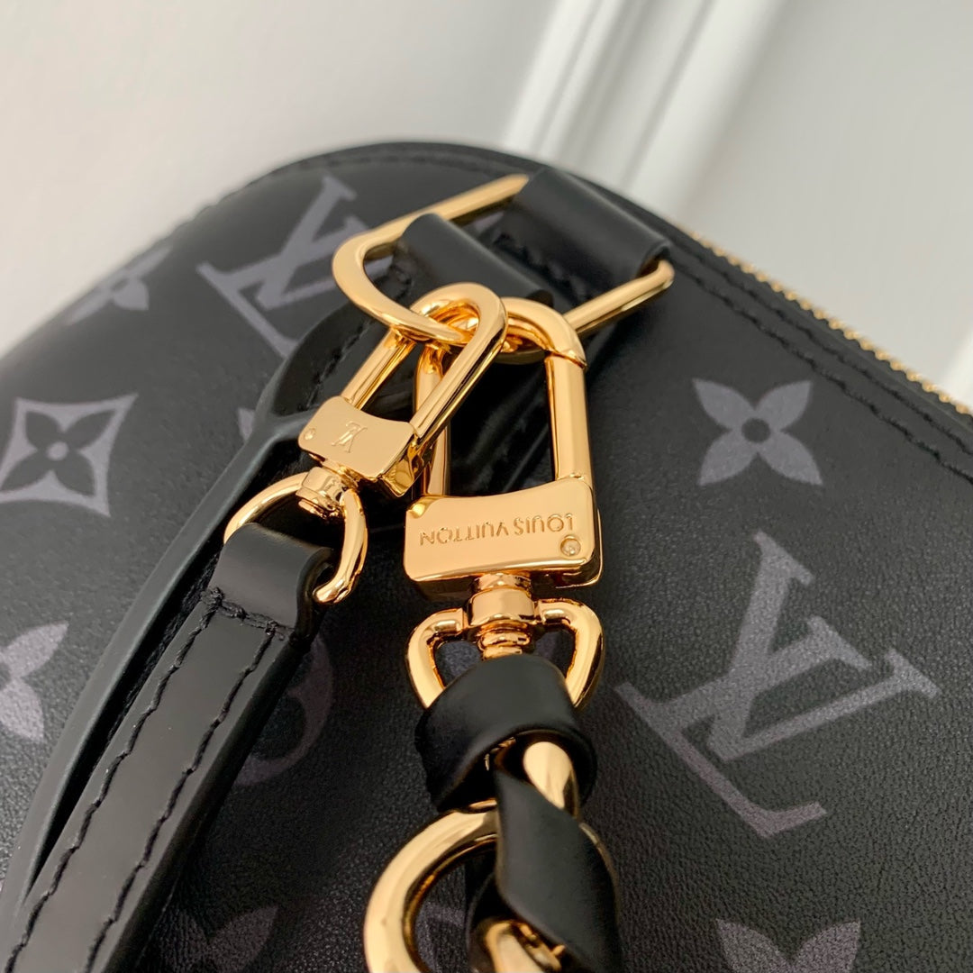 Louis Vuitton Alma BB M12561 Black Calfskin leather Gold Hardware