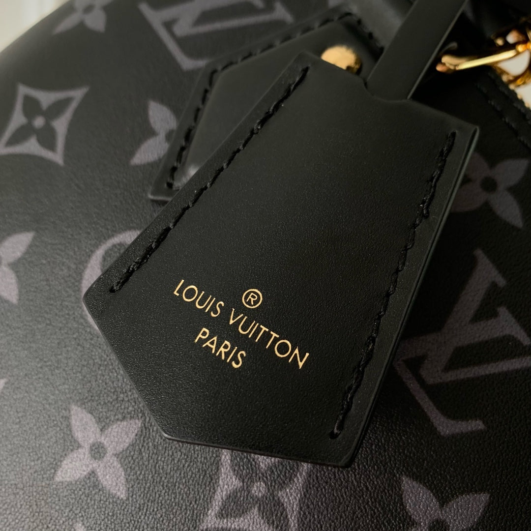 Louis Vuitton Alma BB M12561 Black Calfskin leather Gold Hardware