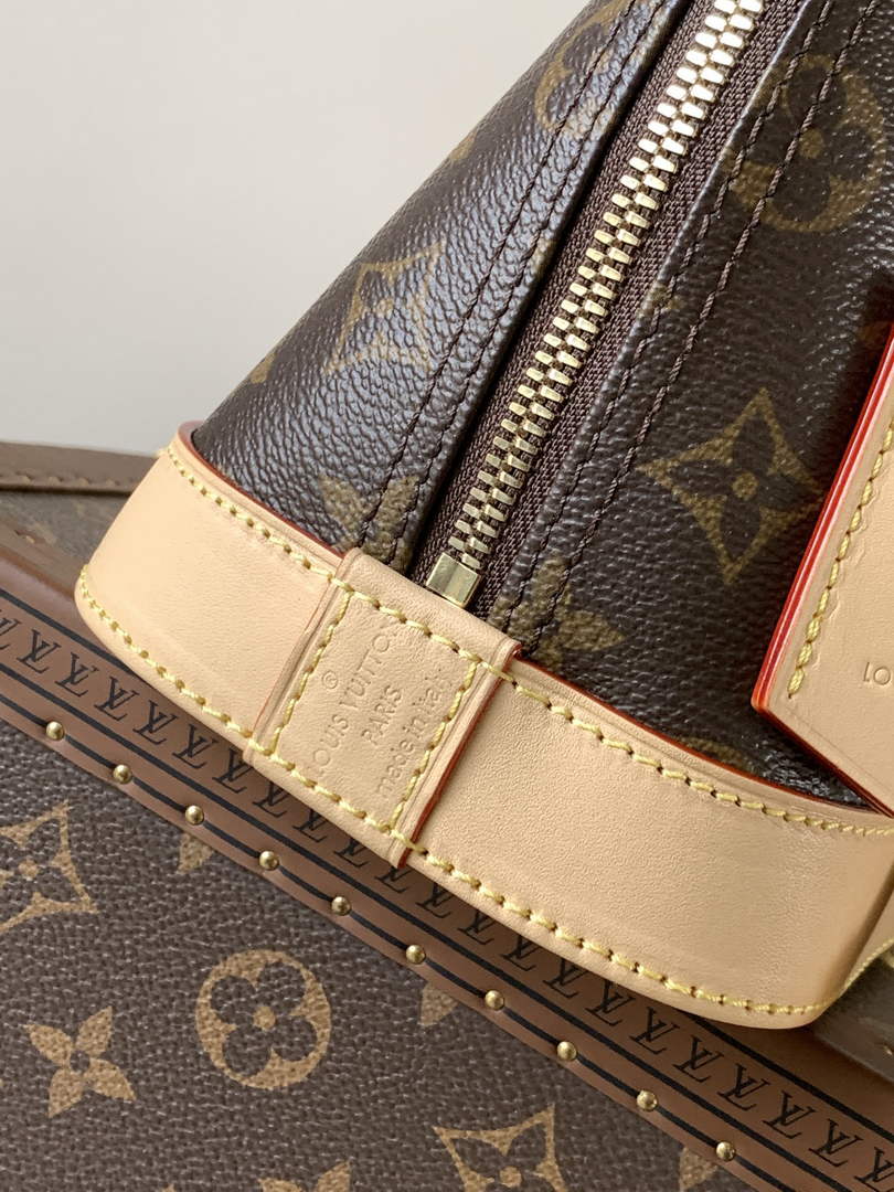 Louis Vuitton Alma BB M46990 Monogram canvas Gold Hardware