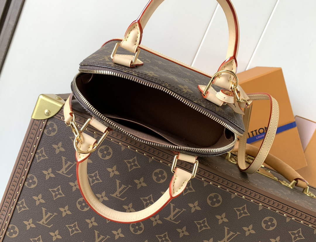 Louis Vuitton Alma BB M46990 Monogram canvas Gold Hardware
