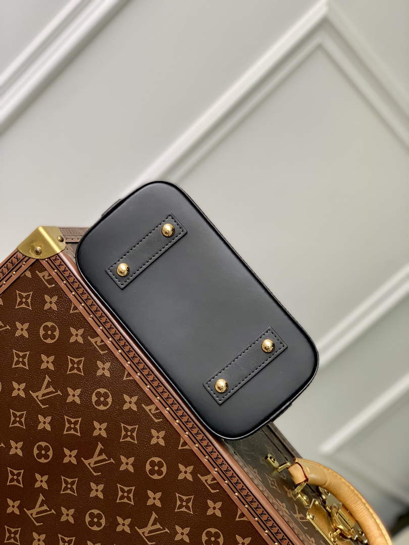 Louis Vuitton Alma BB M23666 Black Lamb leather Gold Hardware