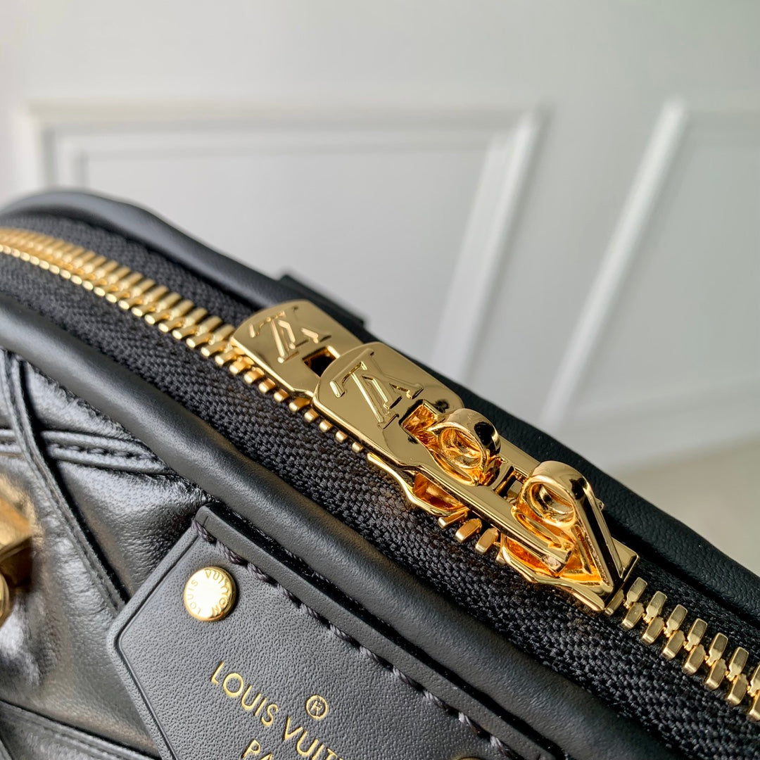 Louis Vuitton Alma BB M23666 Black Lamb leather Gold Hardware