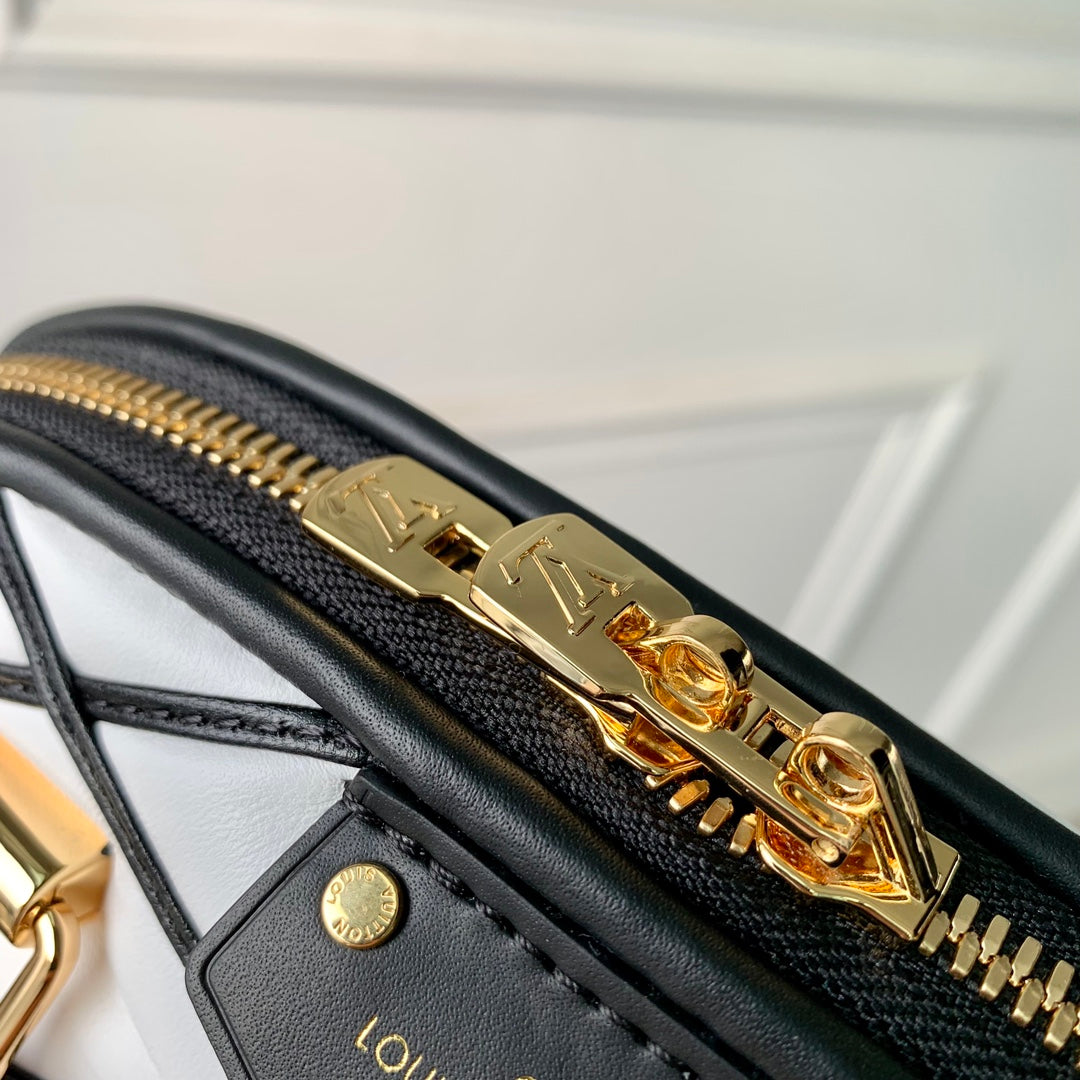 Louis Vuitton Alma BB M23666 White Lamb leather Gold Hardware
