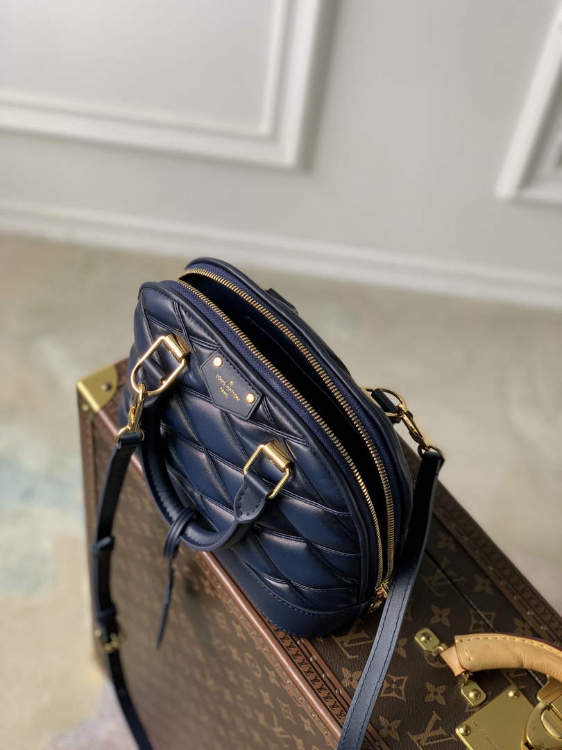 Louis Vuitton Alma BB M23666 Navy Blue Lamb leather Gold Hardware