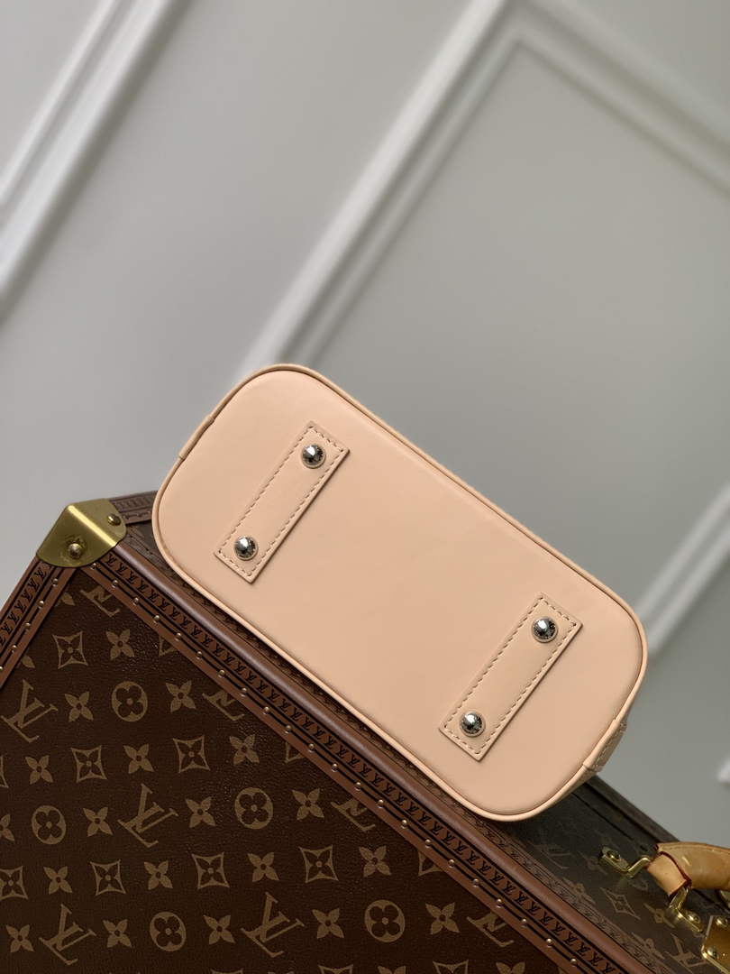 Louis Vuitton Alma BB M24153 Beige Lamb leather Gold Hardware