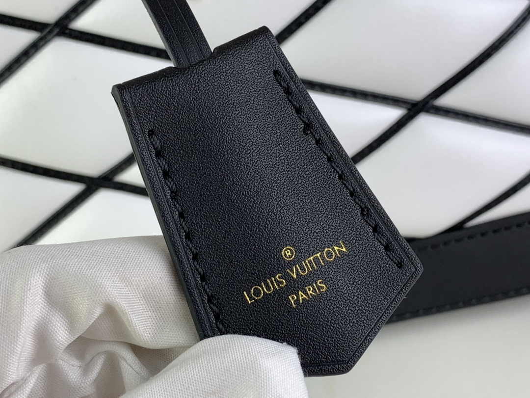 Louis Vuitton Alma BB Mini Top Handle Bag M23761 White Lamb leather