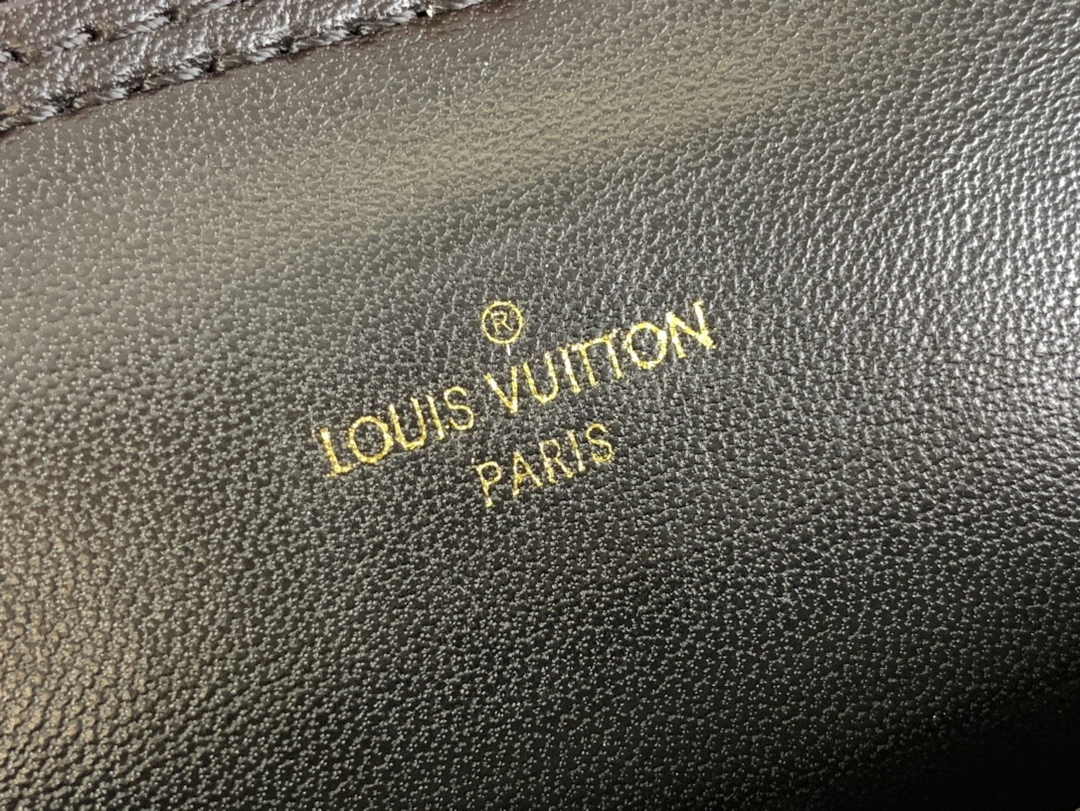 Louis Vuitton Alma BB Mini Top Handle Bag M23761 White Lamb leather