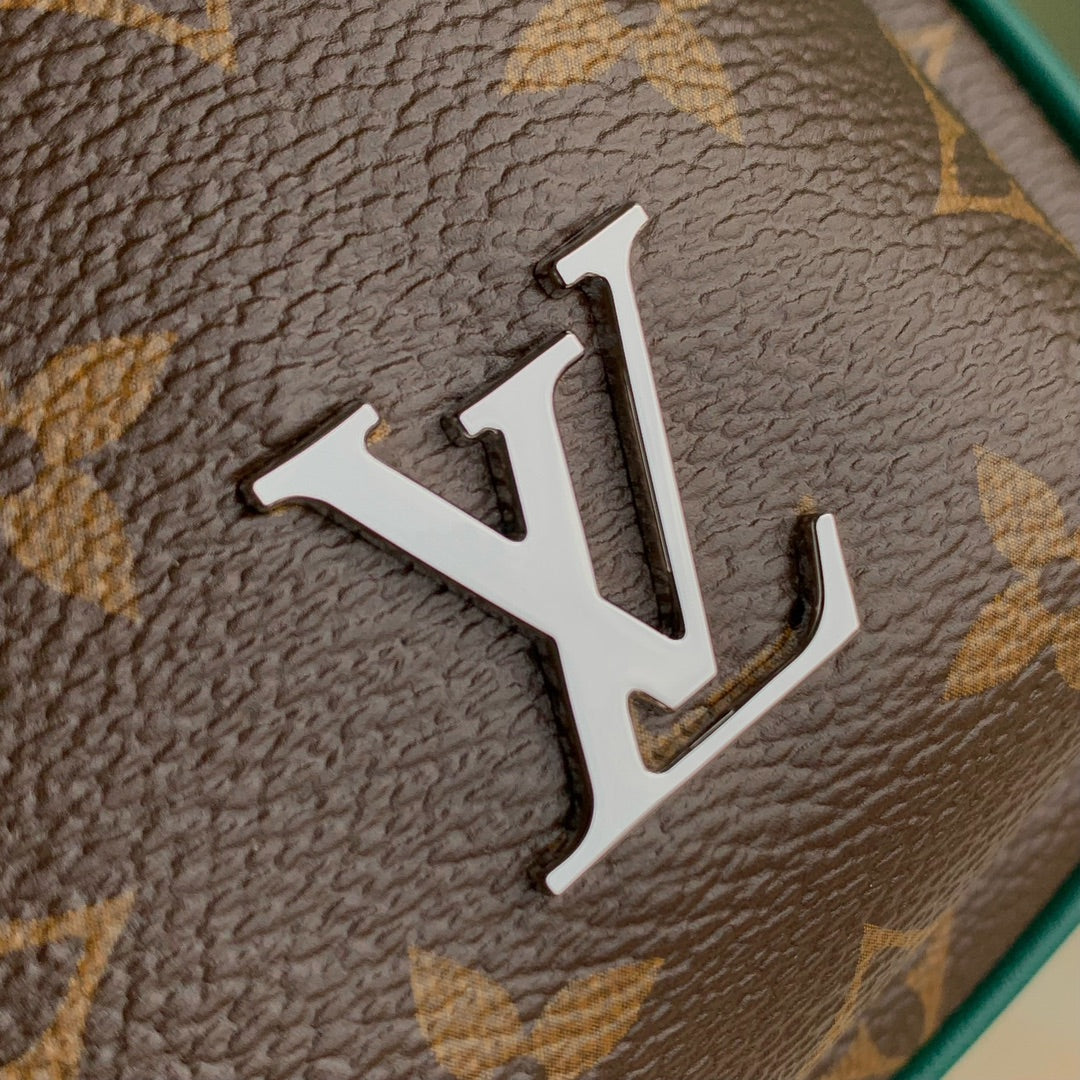 Louis Vuitton Avenue Slingbag M12734 Borneo Green Monogram canvas
