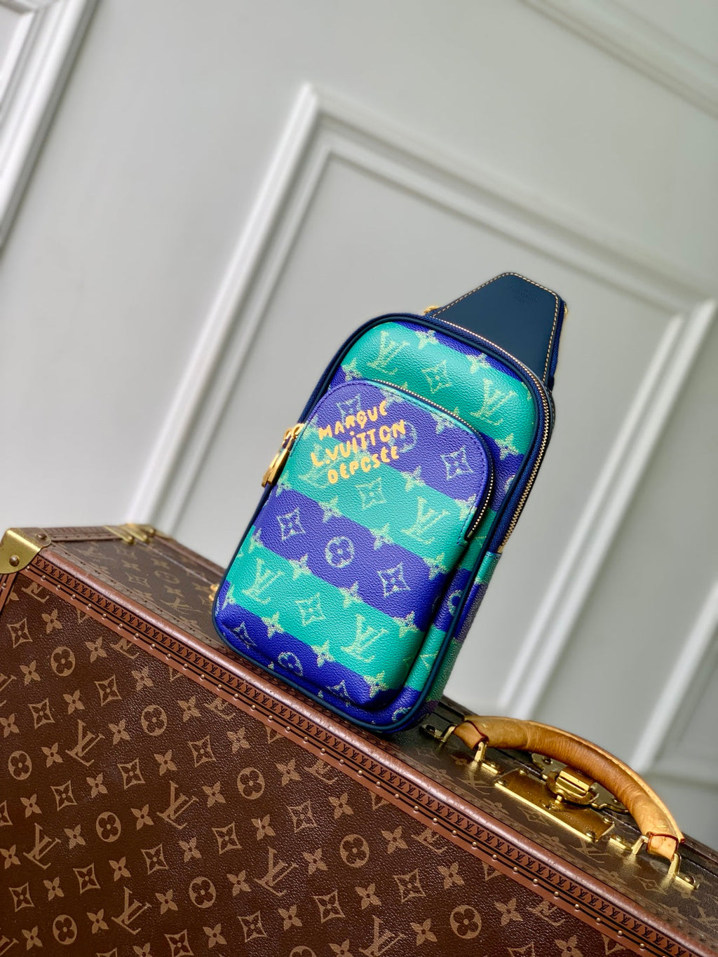 Louis Vuitton Avenue Slingbag M26419 Monogram canvas - Default Title - View 1