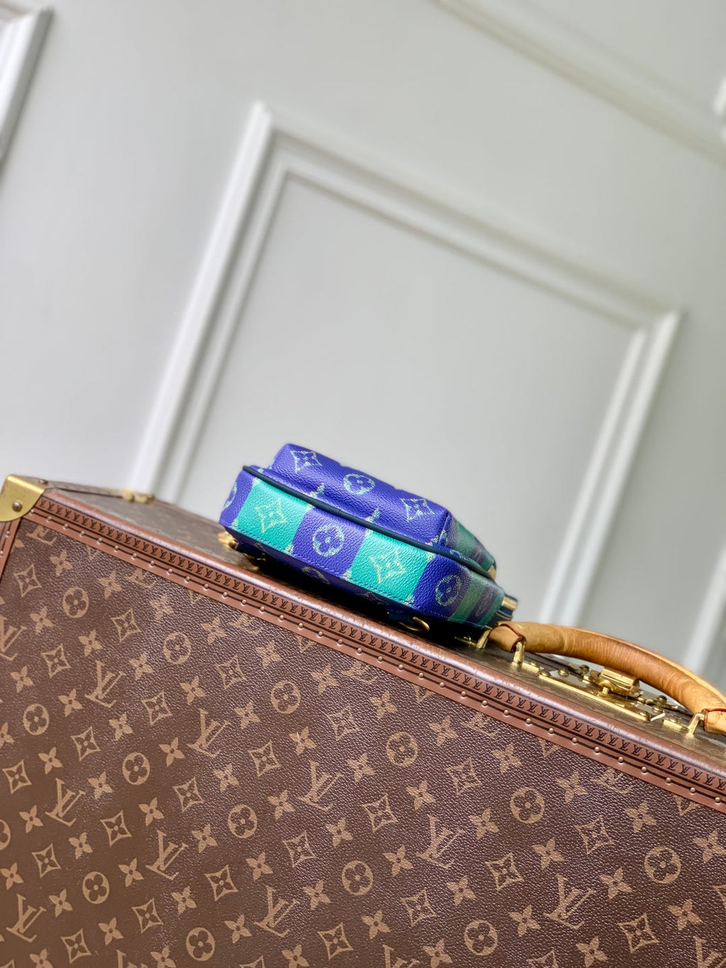 Louis Vuitton Avenue Slingbag M26419 Monogram canvas - Default Title - View 4