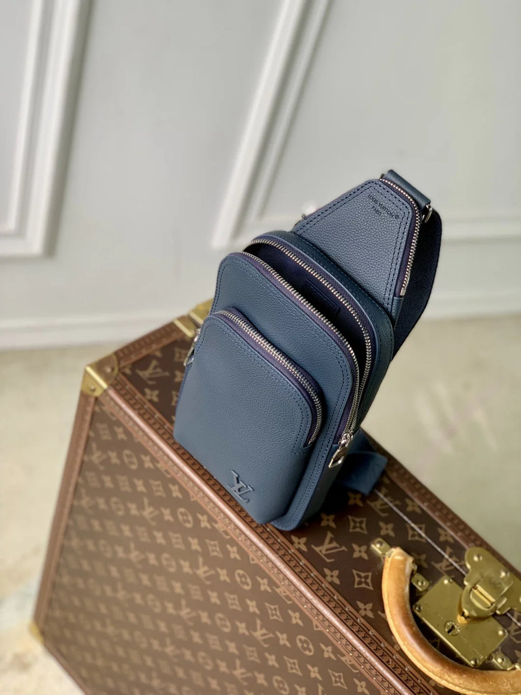 Louis Vuitton Avenue Slingbag PM Bag M15269 Blue calfskin - Default Title - View 9