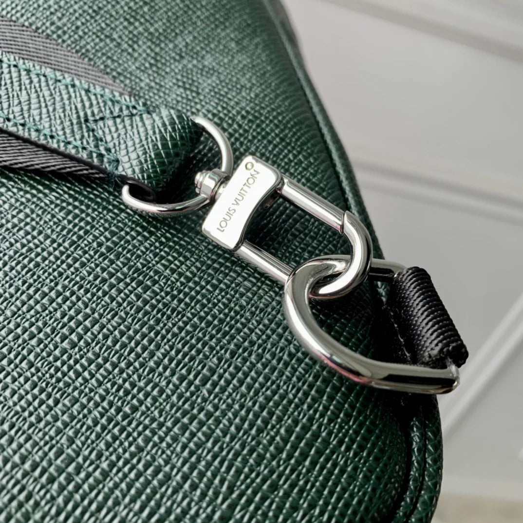 Louis Vuitton Avenue Slingbag Bag M30863 Green Leather