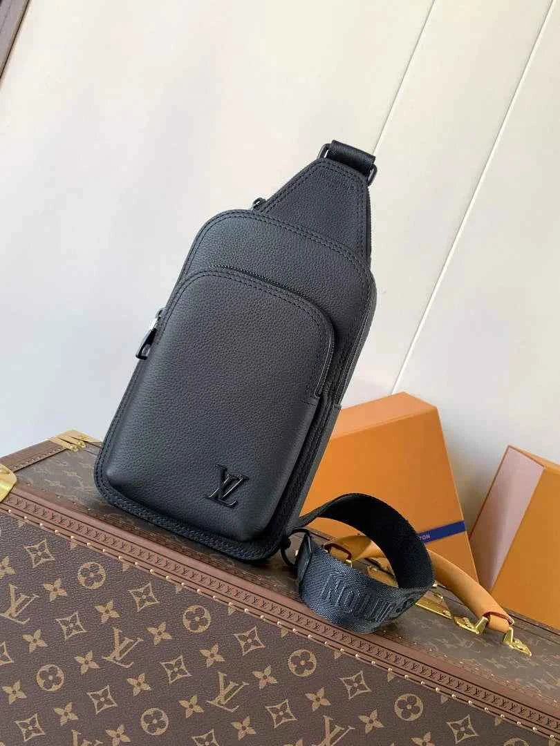 Louis Vuitton Avenue Slingbag PM Bag M15255 Black calfskin