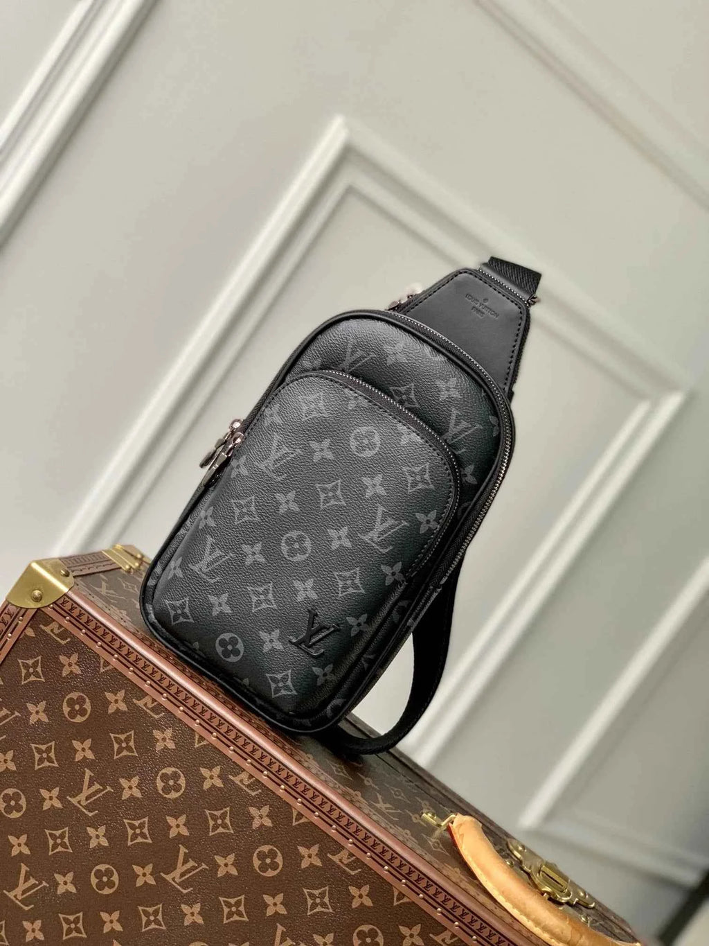 Louis Vuitton Avenue Slingbag PM M47137 Monogram canvas