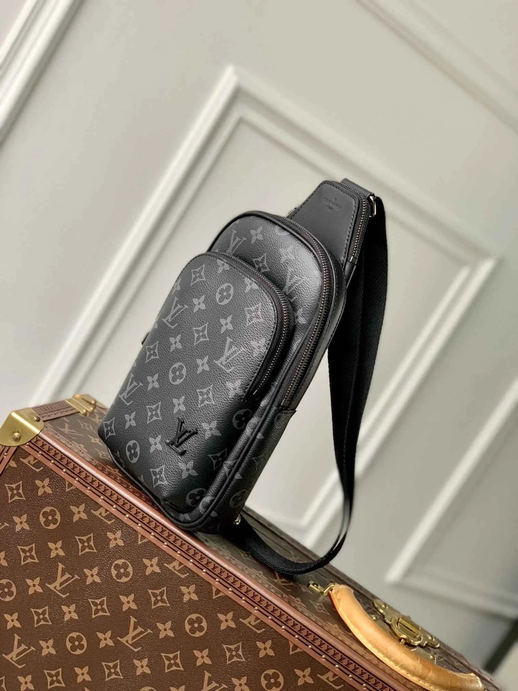 Louis Vuitton Avenue Slingbag PM M47137 Monogram canvas