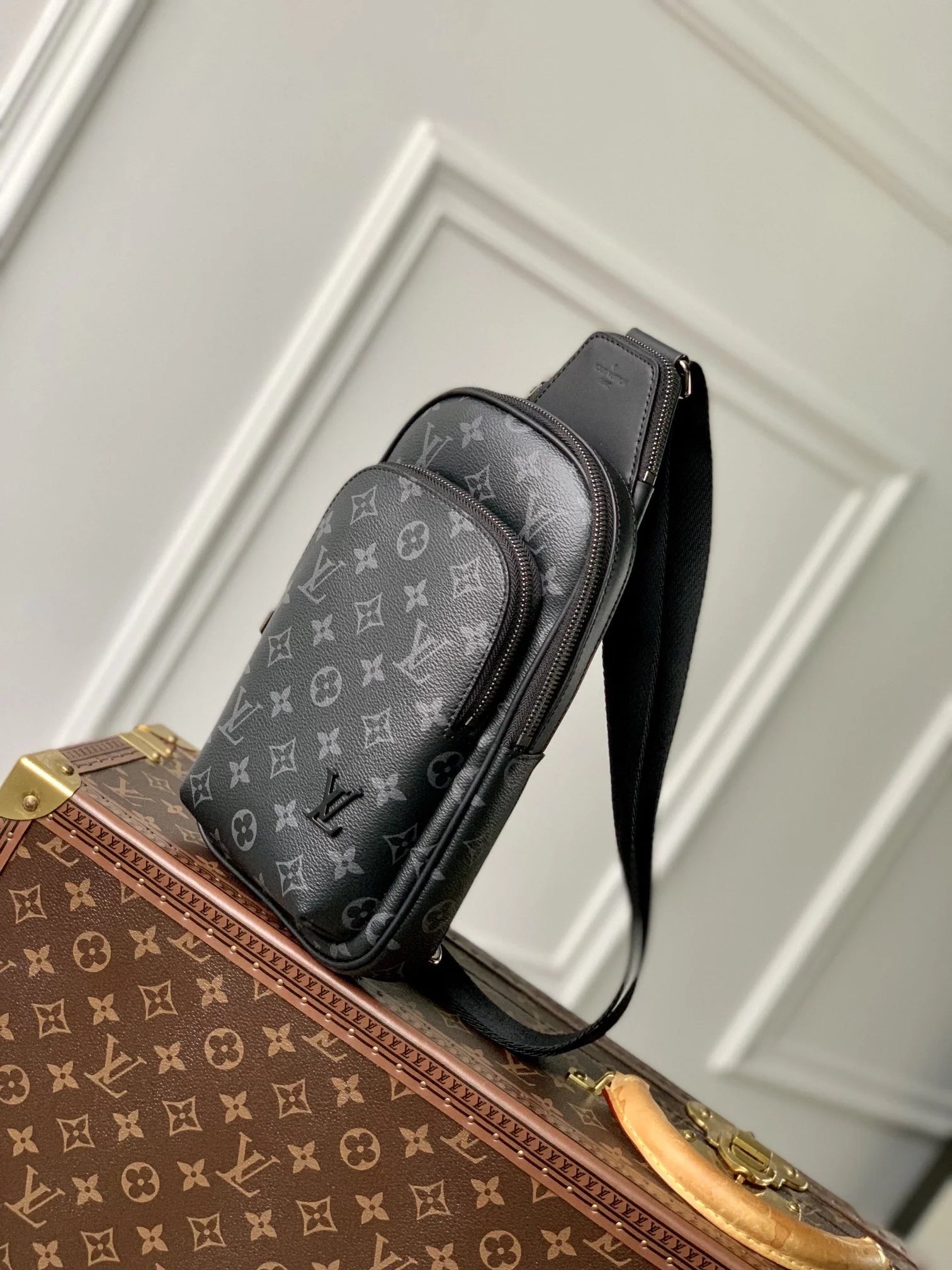 Louis Vuitton Avenue Slingbag PM M47137 Monogram canvas