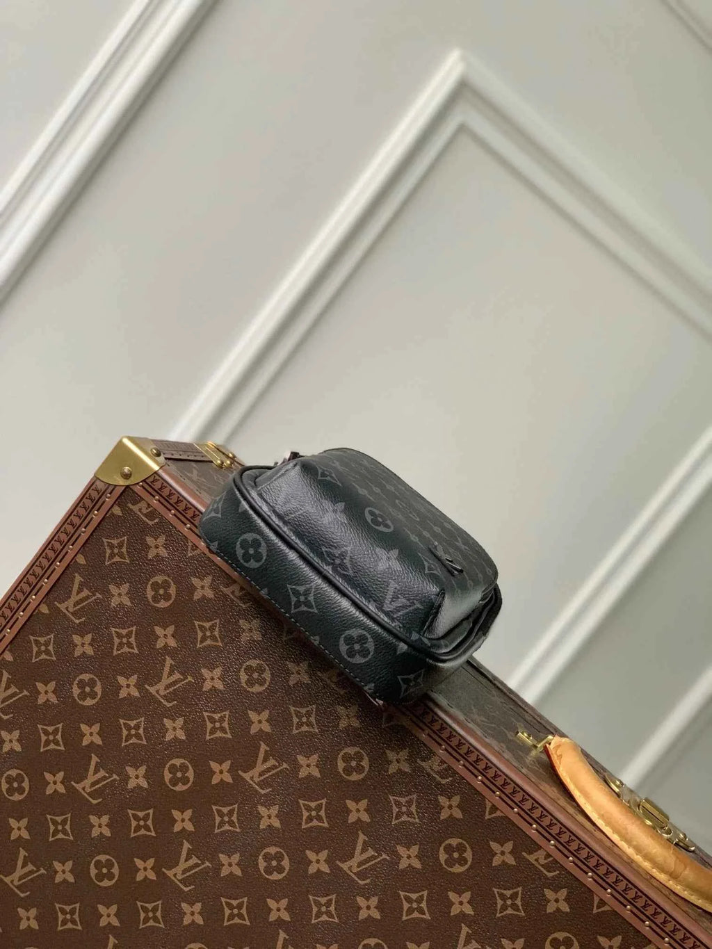 Louis Vuitton Avenue Slingbag PM M47137 Monogram canvas