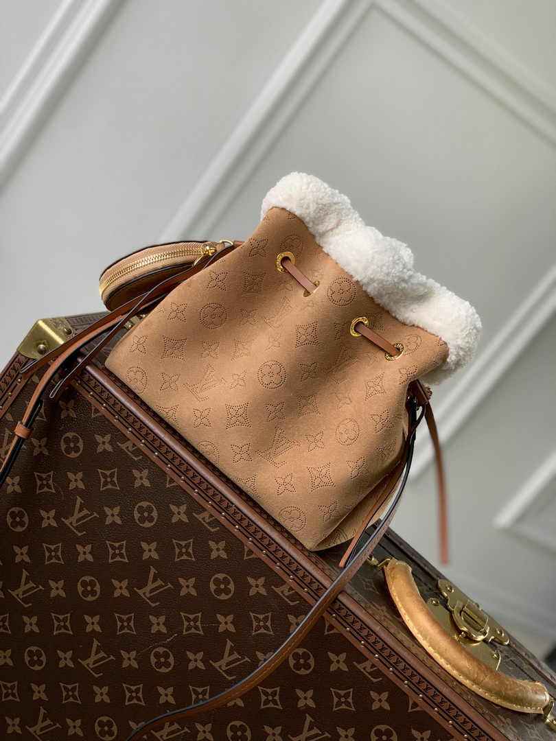 Louis Vuitton Bella Bag M11839 - Default Title - View 3