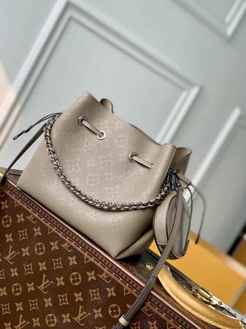 Louis Vuitton Bella Bag M21886 - Default Title - View 1